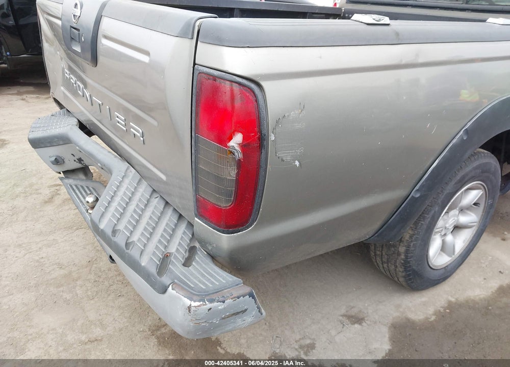 2002 NISSAN FRONTIER XE VIN: 1N6DD26S42C352801