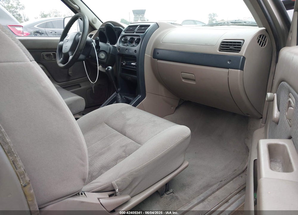 2002 NISSAN FRONTIER XE VIN: 1N6DD26S42C352801