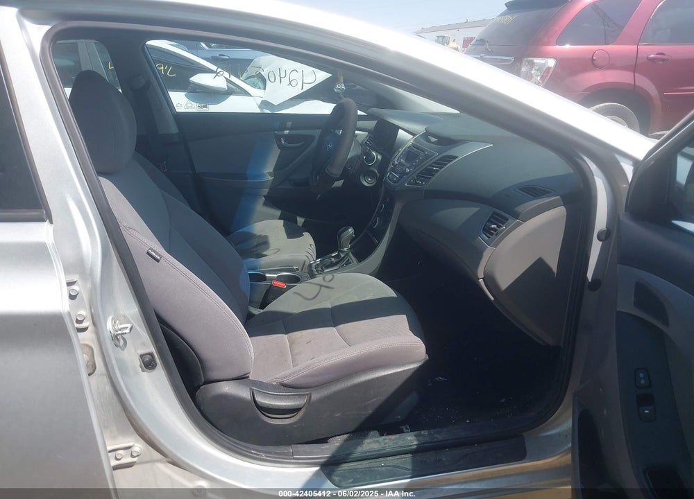 2015 HYUNDAI ELANTRA VIN: 5NPDH4AE0FH581099