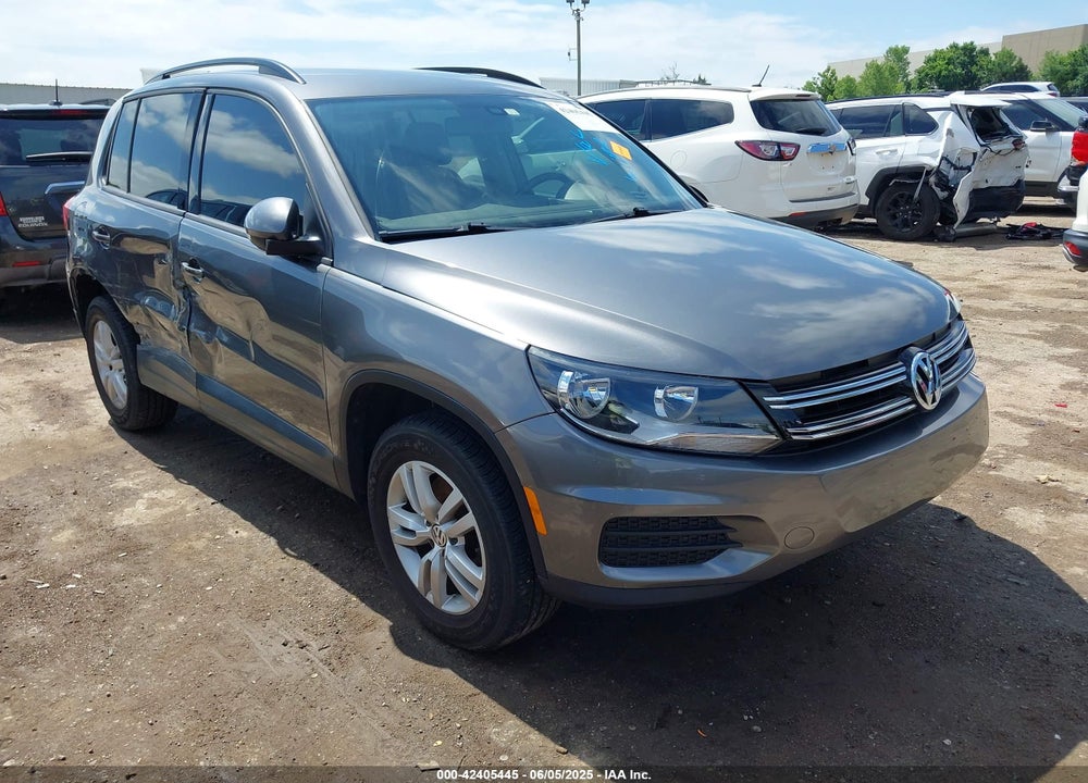2016 VOLKSWAGEN TIGUAN S VIN: WVGAV7AX4GW579880