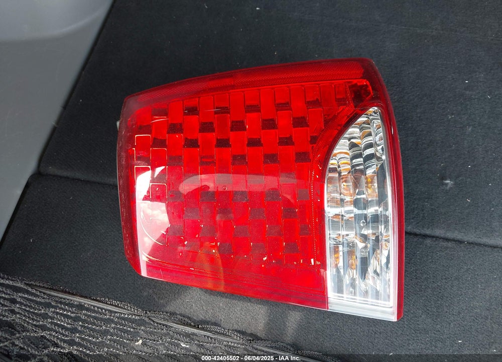 2011 KIA SORENTO VIN: 5XYKT3A14BG045822