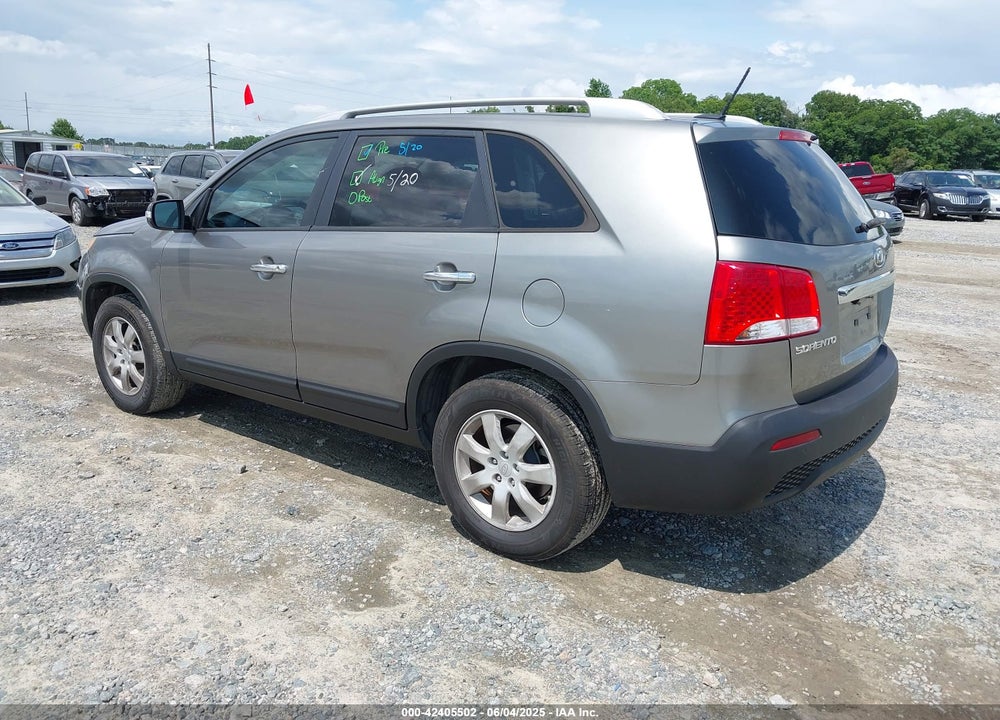 2011 KIA SORENTO VIN: 5XYKT3A14BG045822
