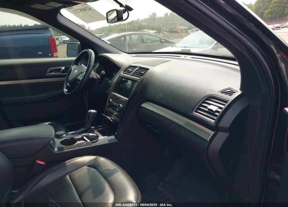 2019 FORD EXPLORER XLT VIN: 1FM5K8D86KGA99119