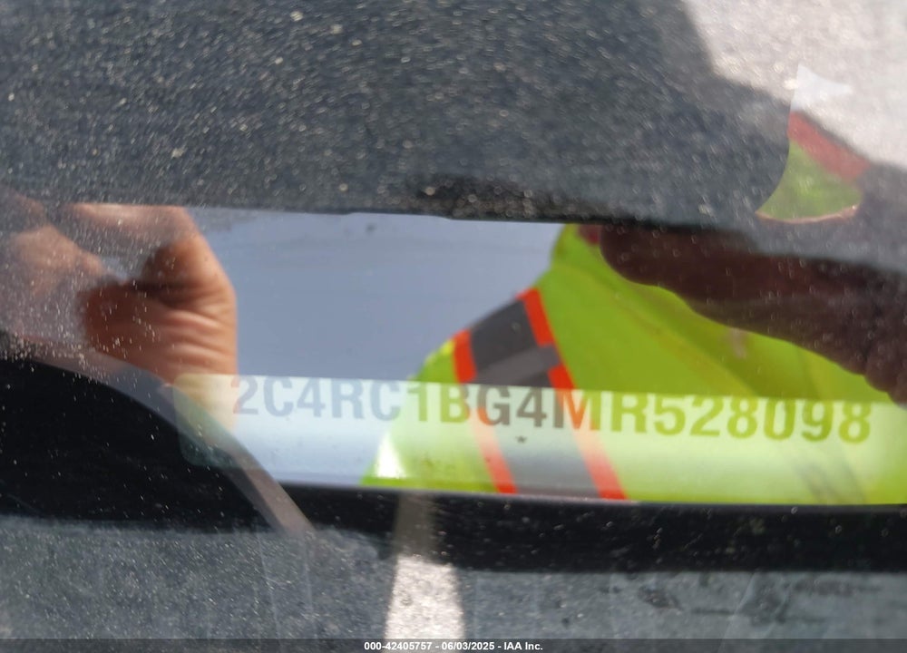 2021 CHRYSLER PACIFICA TOURING L VIN: 2C4RC1BG4MR528098