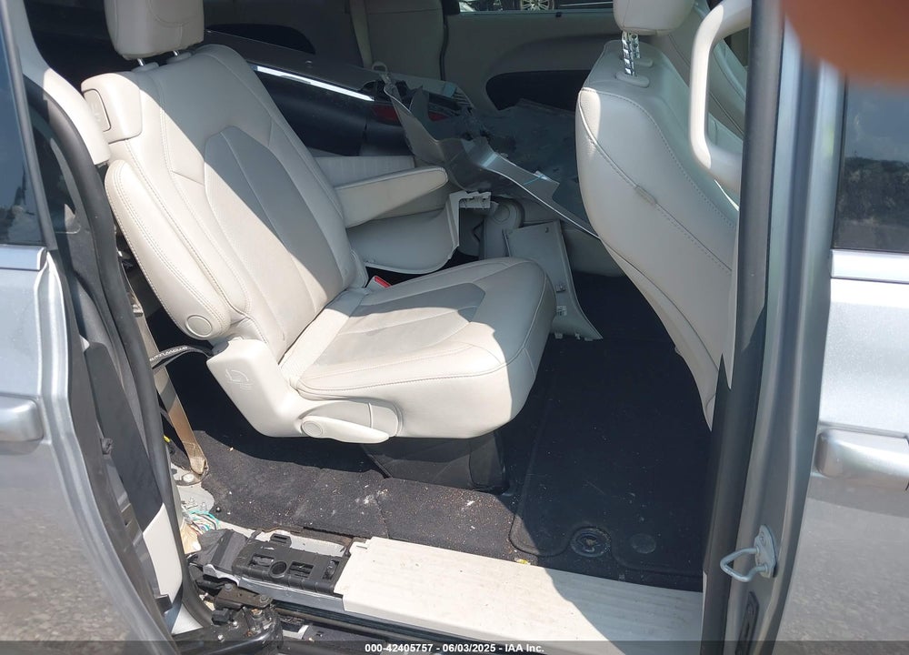2021 CHRYSLER PACIFICA TOURING L VIN: 2C4RC1BG4MR528098