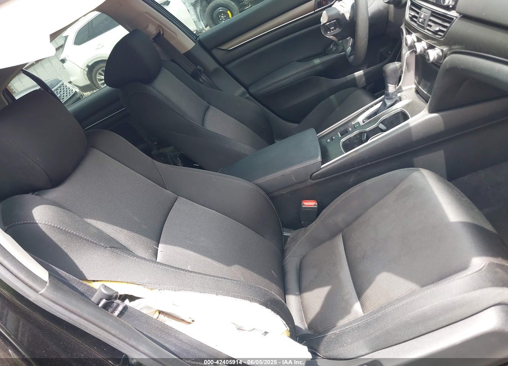 2022 HONDA ACCORD LX VIN: 1HGCV1F1XNA023194