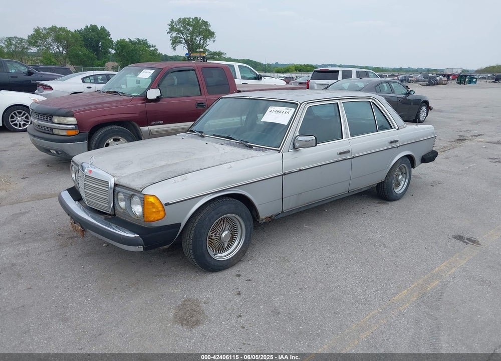 1977 MERCEDES-BENZ 300D VIN: 12313012025940