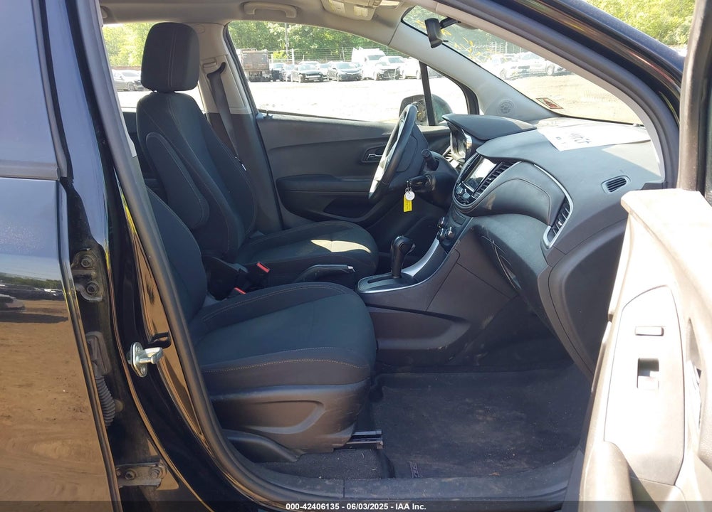 2019 CHEVROLET TRAX VIN: 3GNCJKSB3KL230357