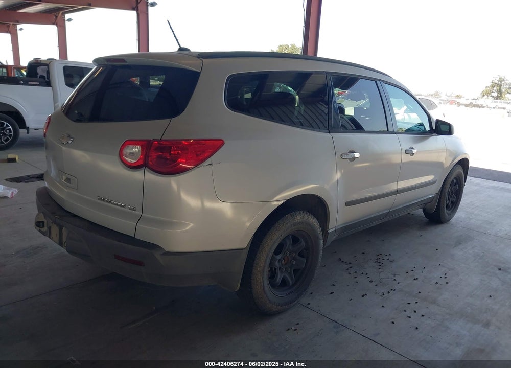 2011 CHEVROLET TRAVERSE LS VIN: 1GNKRFED3BJ155269