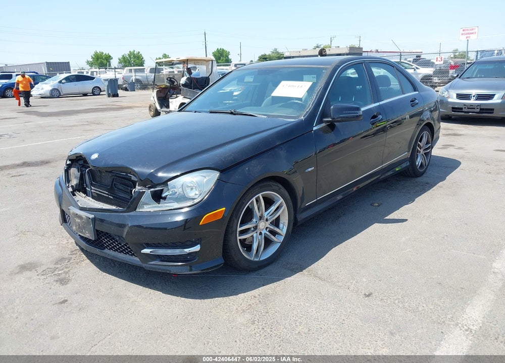 2012 MERCEDES-BENZ C 250 LUXURY/SPORT VIN: WDDGF4HB0CR194481