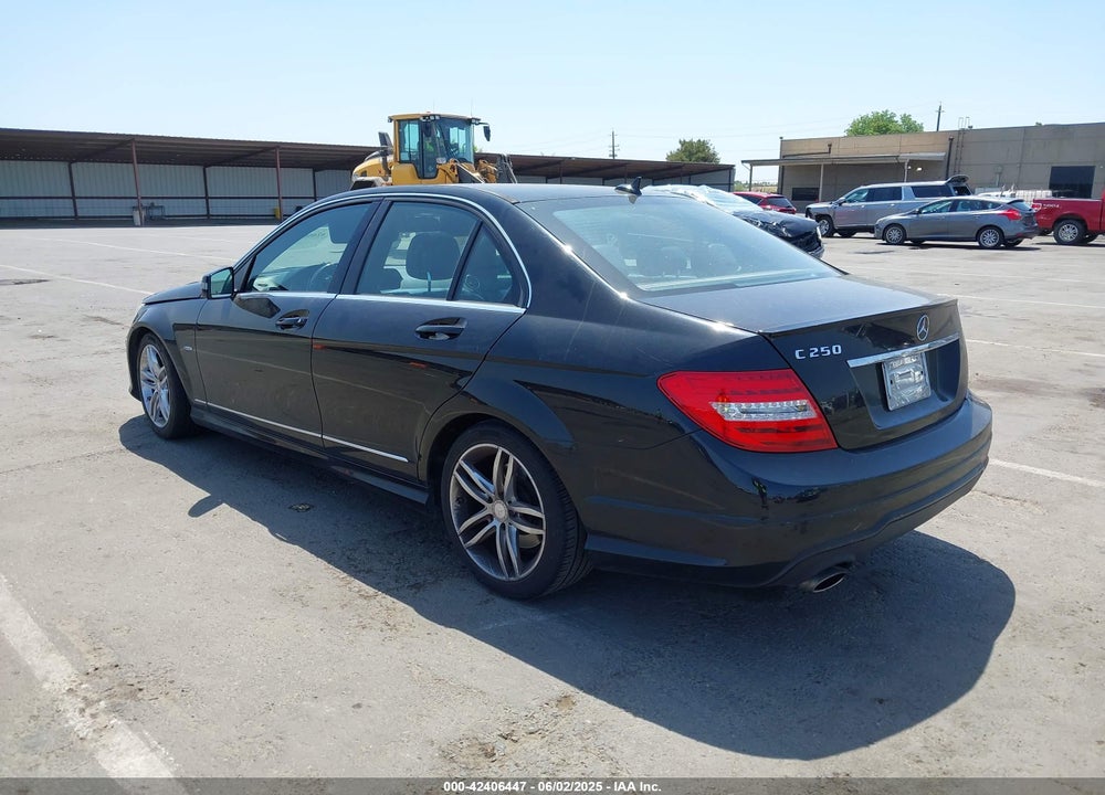 2012 MERCEDES-BENZ C 250 LUXURY/SPORT VIN: WDDGF4HB0CR194481