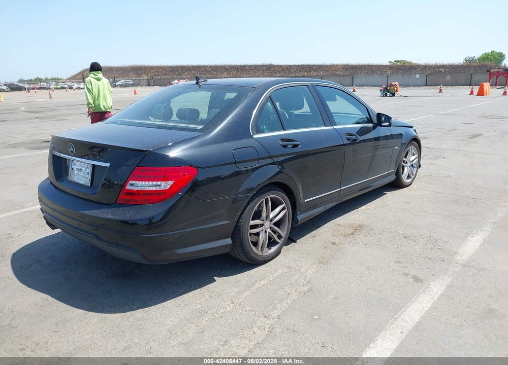 2012 MERCEDES-BENZ C 250 LUXURY/SPORT VIN: WDDGF4HB0CR194481