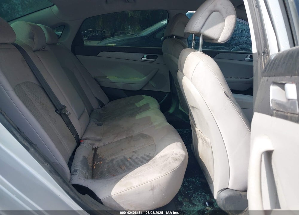 2015 HYUNDAI SONATA VIN: 5NPE24AF1FH017606