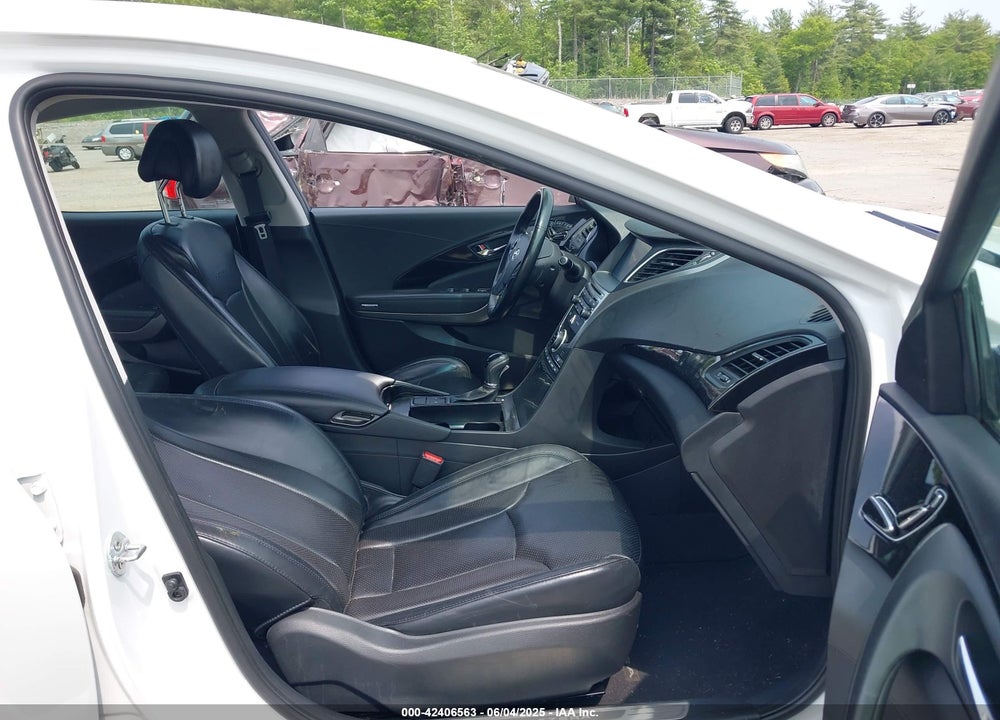 2017 HYUNDAI AZERA VIN: KMHFG4JG6HA574743