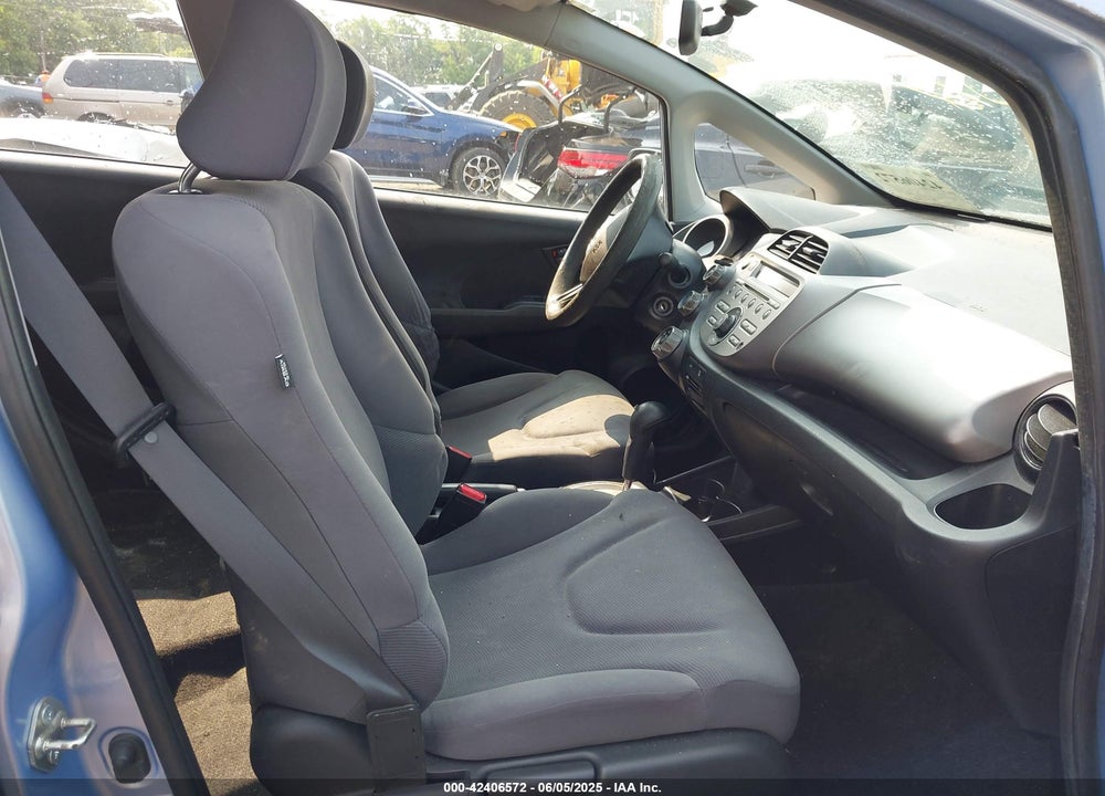 2009 HONDA FIT VIN: JHMGE88209S052443