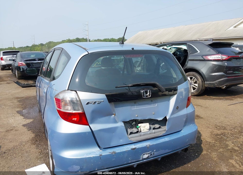2009 HONDA FIT VIN: JHMGE88209S052443