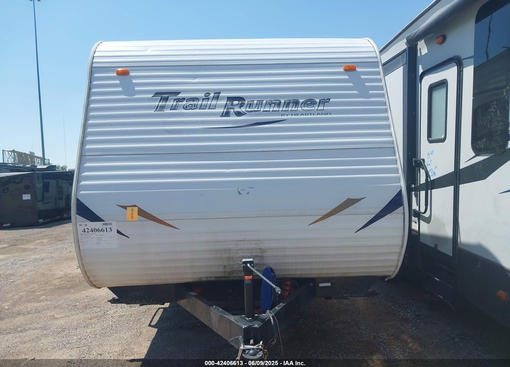 2011 HEARTLAND TRAIL RUNNER 29SRK VIN: 5SFEB3321BE216408