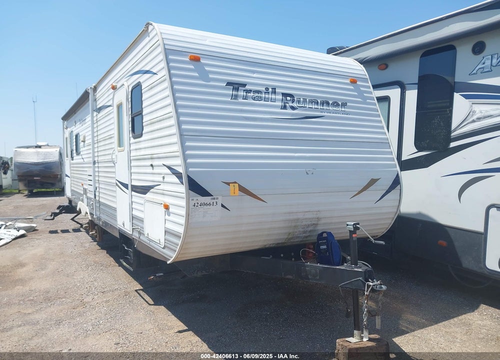2011 HEARTLAND TRAIL RUNNER 29SRK VIN: 5SFEB3321BE216408