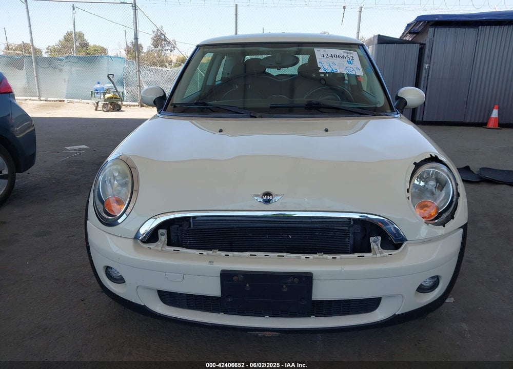 2010 MINI COOPER VIN: WMWMF3C51ATZ25361