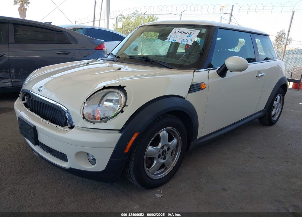 2010 MINI COOPER VIN: WMWMF3C51ATZ25361