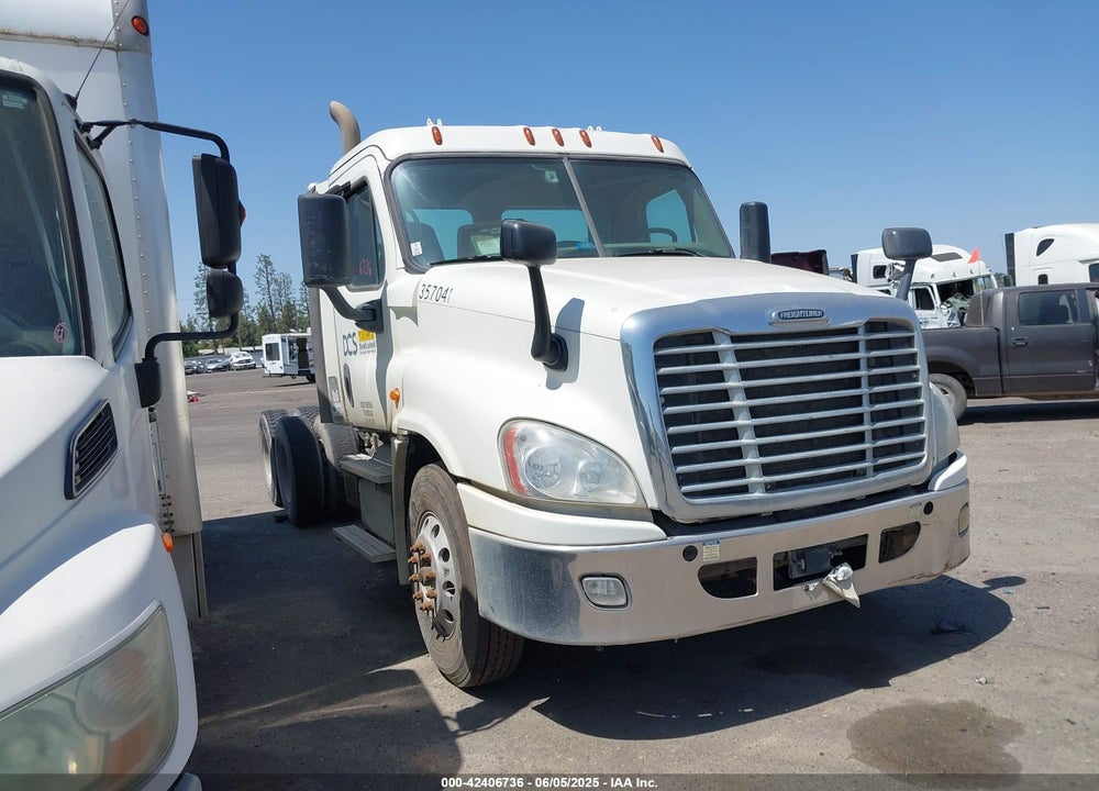 2018 FREIGHTLINER CASCADIA 125 --- VIN: 3AKJGEDV8JSJJ2545