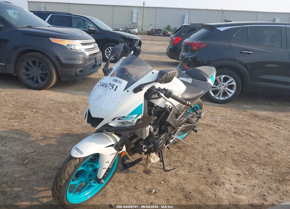 2024 YAMAHA YZFR3 A VIN: MH3RH18Y3RK017216