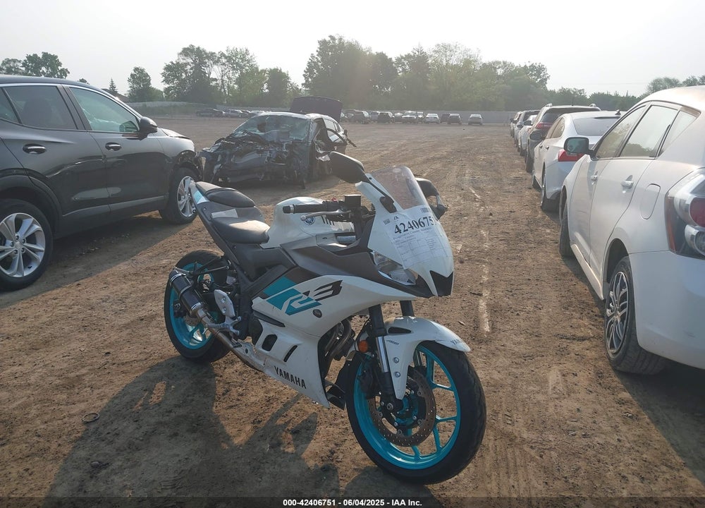 2024 YAMAHA YZFR3 A VIN: MH3RH18Y3RK017216