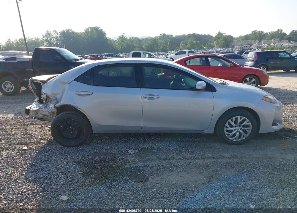 2018 TOYOTA COROLLA LE VIN: 2T1BURHE0JC117814
