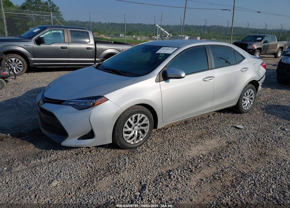 2018 TOYOTA COROLLA LE VIN: 2T1BURHE0JC117814