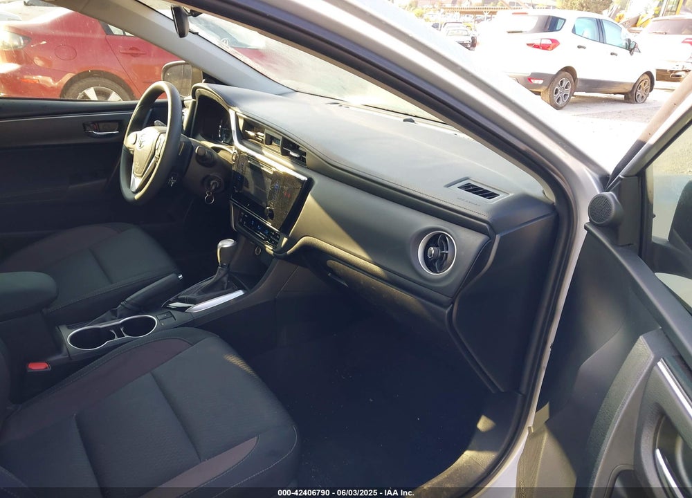 2018 TOYOTA COROLLA LE VIN: 2T1BURHE0JC117814