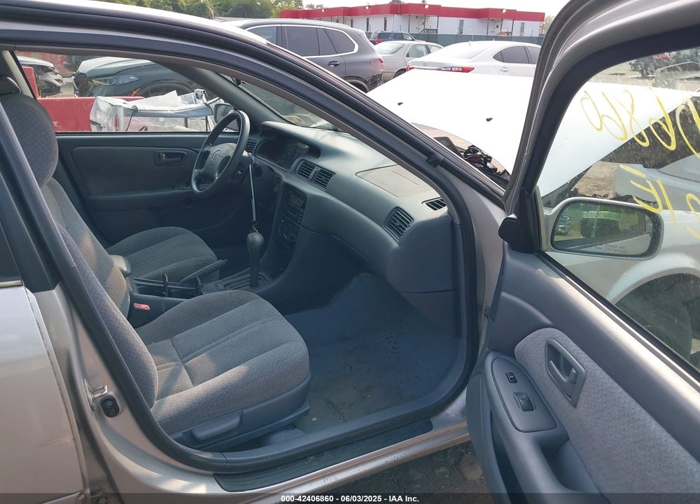 2001 TOYOTA CAMRY LE VIN: 4T1BG22K91U108962