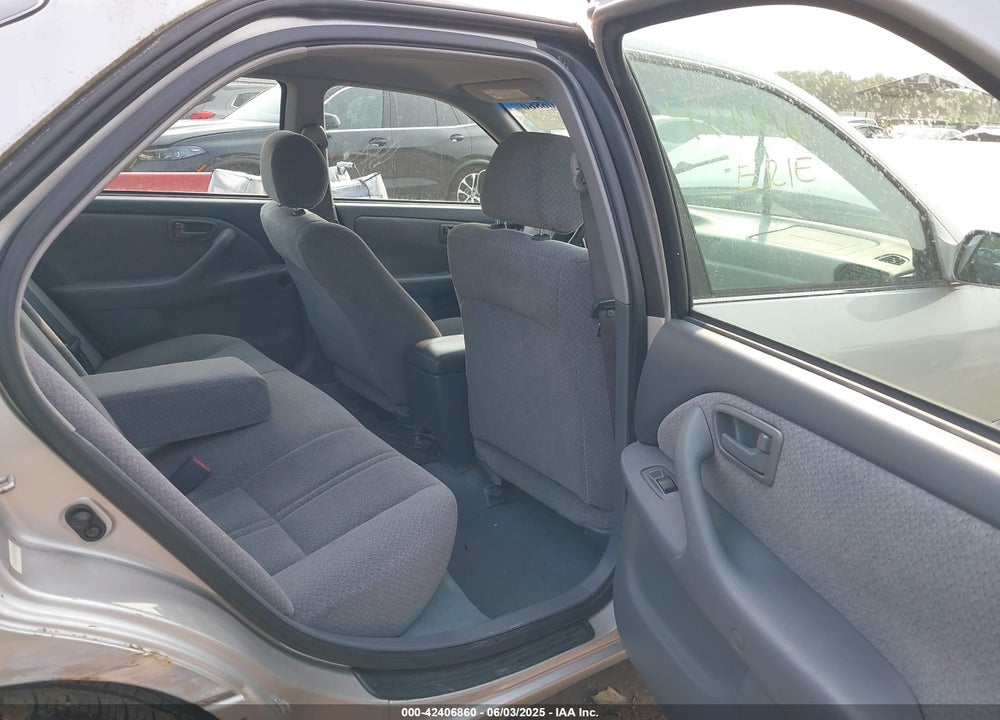 2001 TOYOTA CAMRY LE VIN: 4T1BG22K91U108962