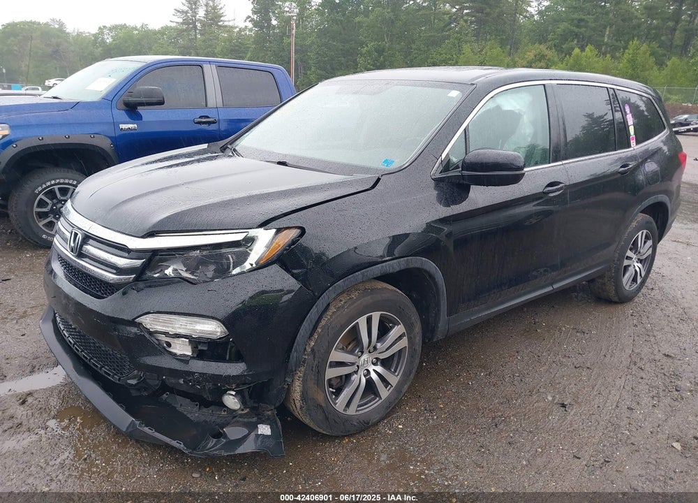 2017 HONDA PILOT VIN: 5FNYF6H58HB083923