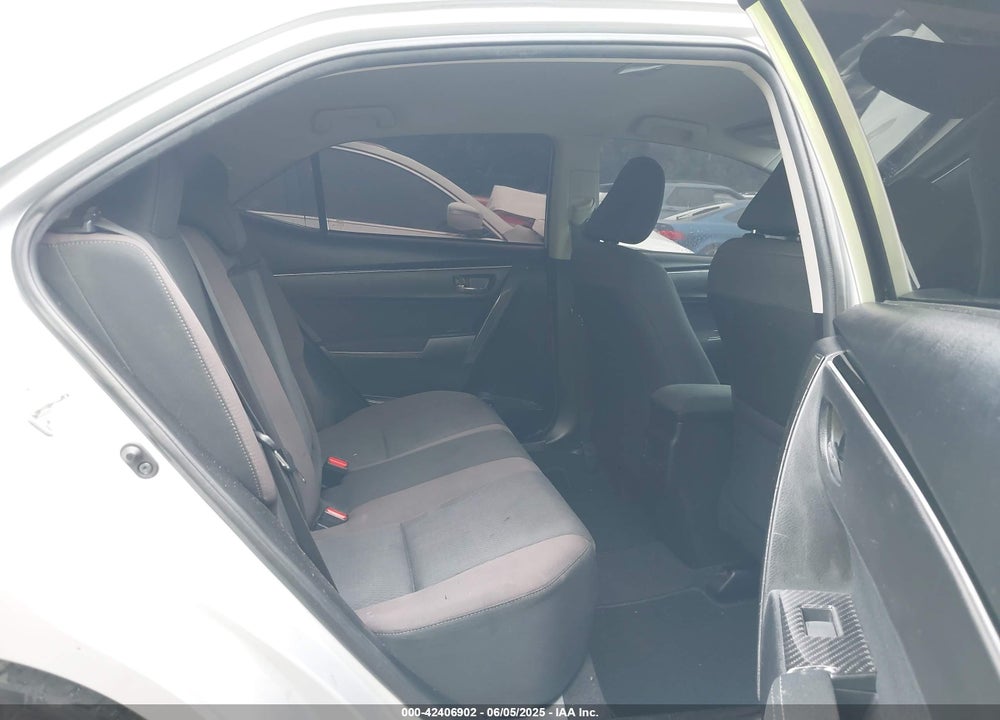 2018 TOYOTA COROLLA LE VIN: 5YFBURHE9JP823079