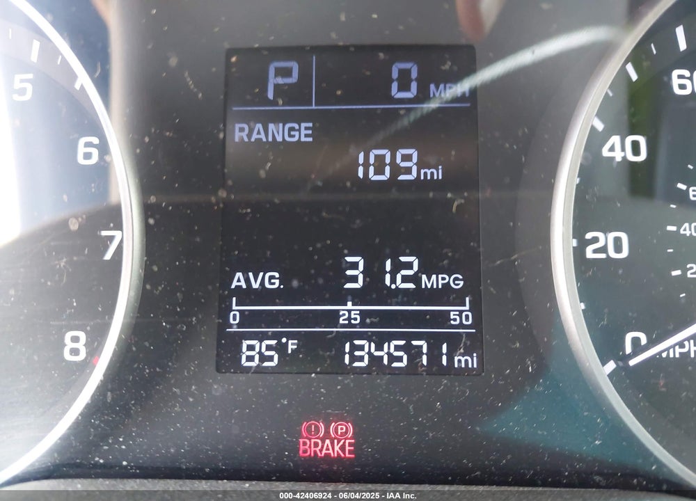 2017 HYUNDAI ELANTRA VIN: 5NPD74LF1HH203921