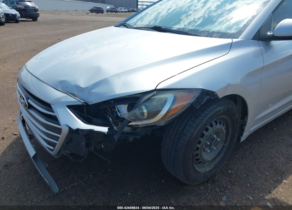 2017 HYUNDAI ELANTRA VIN: 5NPD74LF1HH203921