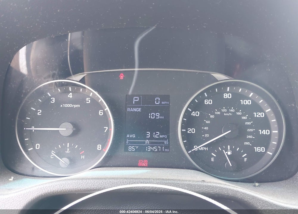 2017 HYUNDAI ELANTRA VIN: 5NPD74LF1HH203921