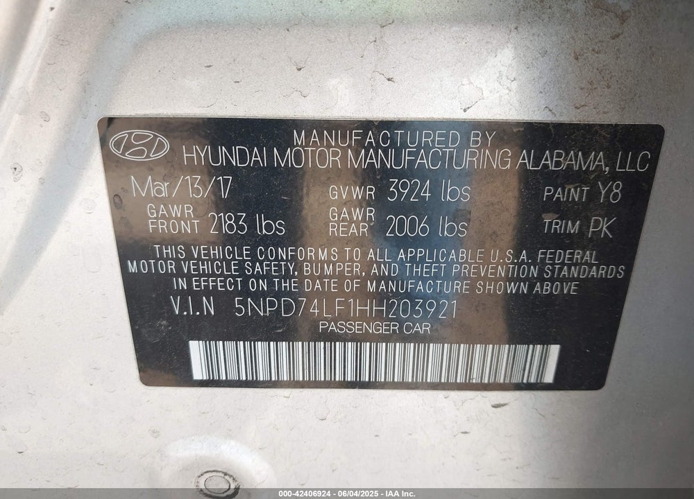 2017 HYUNDAI ELANTRA VIN: 5NPD74LF1HH203921