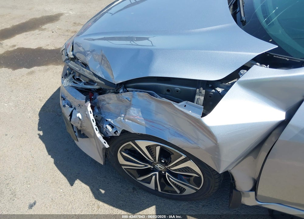 2016 HONDA CIVIC VIN: 19XFC1F38GE208203