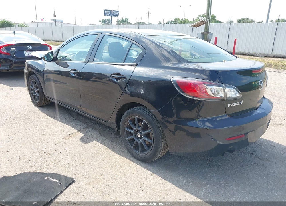 2013 MAZDA 3 VIN: JM1BL1U7XD1751832