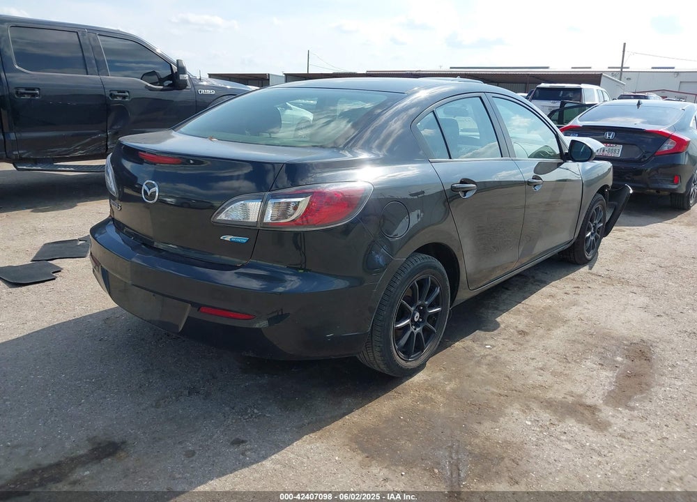 2013 MAZDA 3 VIN: JM1BL1U7XD1751832