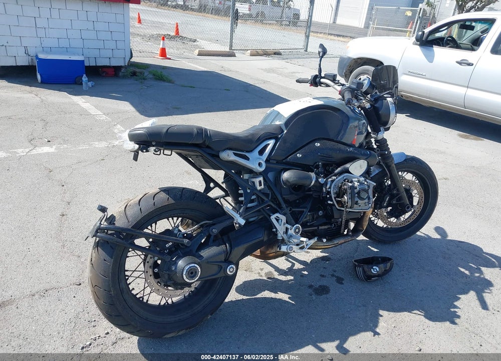 2017 BMW R NINE T PURE VIN: WB10J1305HZ731607