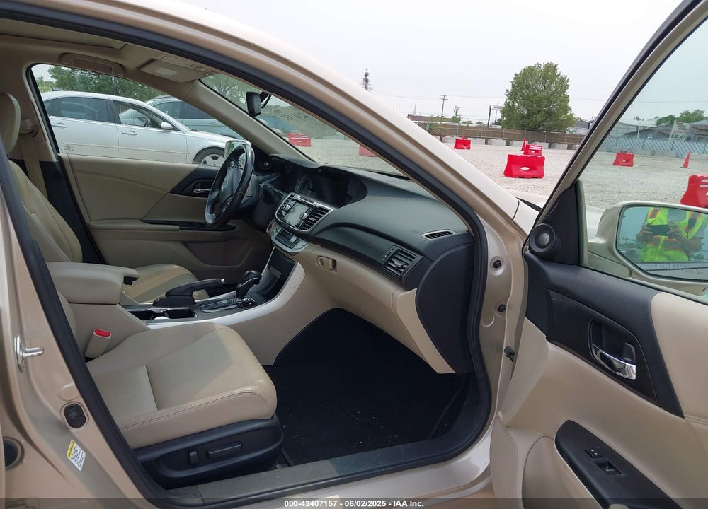 2014 HONDA ACCORD VIN: 1HGCR2F85EA092964
