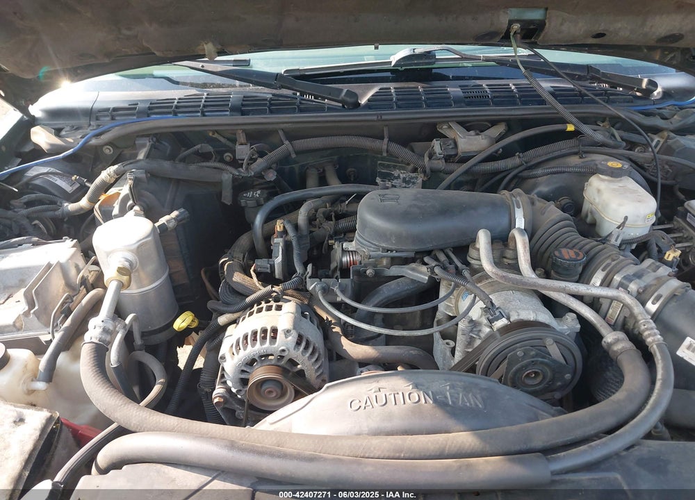2003 CHEVROLET S-10 LS VIN: 1GCDT19X938146546