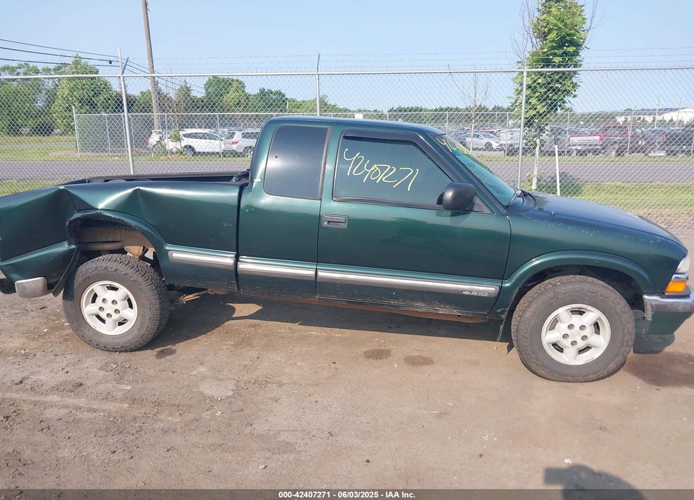 2003 CHEVROLET S-10 LS VIN: 1GCDT19X938146546