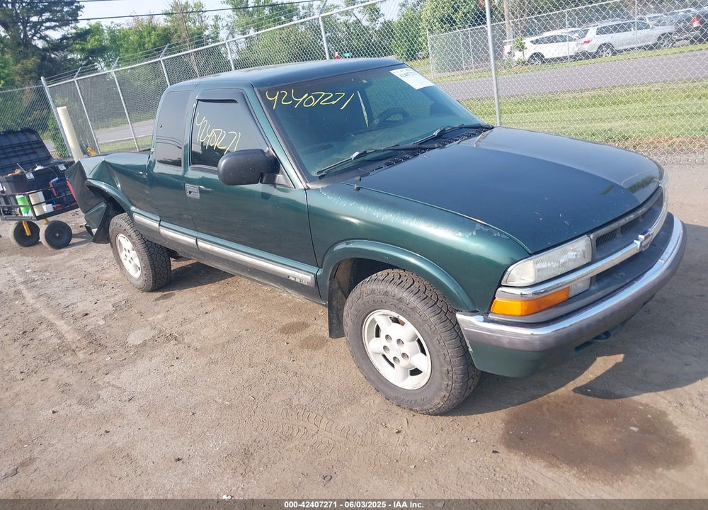 2003 CHEVROLET S-10 LS VIN: 1GCDT19X938146546