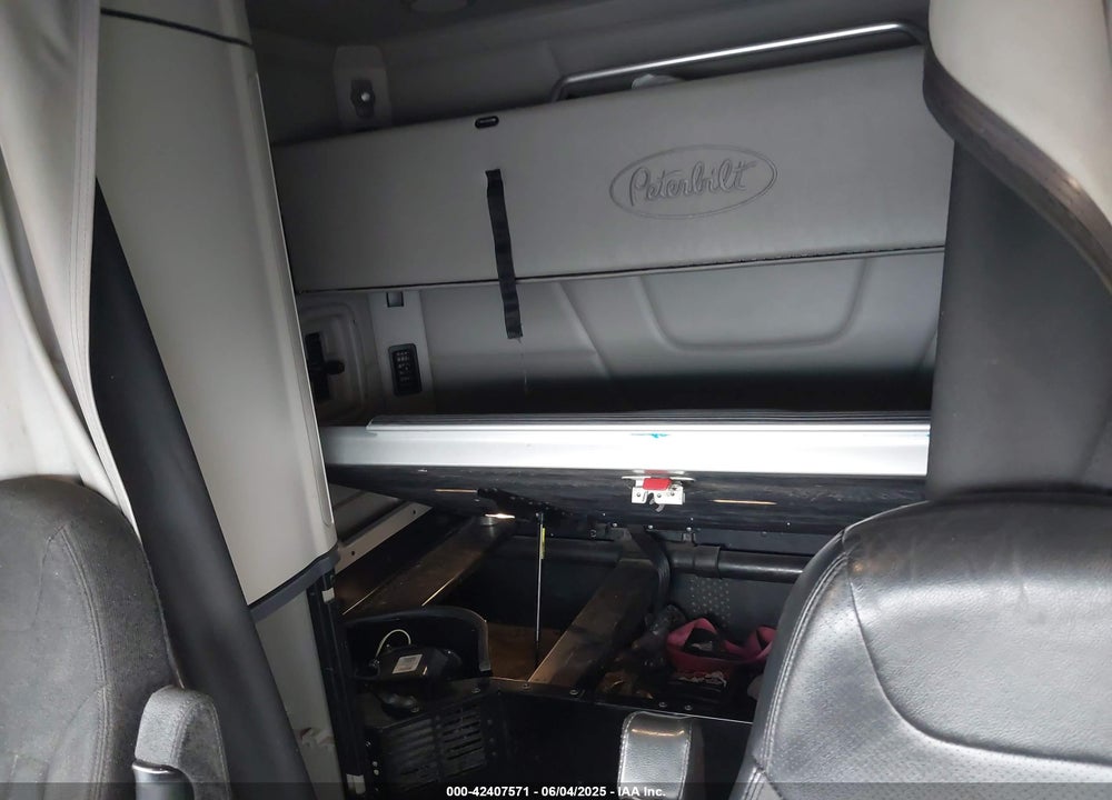2019 PETERBILT 579 VIN: 1XPBDP9X0KD600730