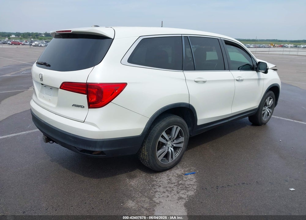 2017 HONDA PILOT VIN: 5FNYF6H50HB021772