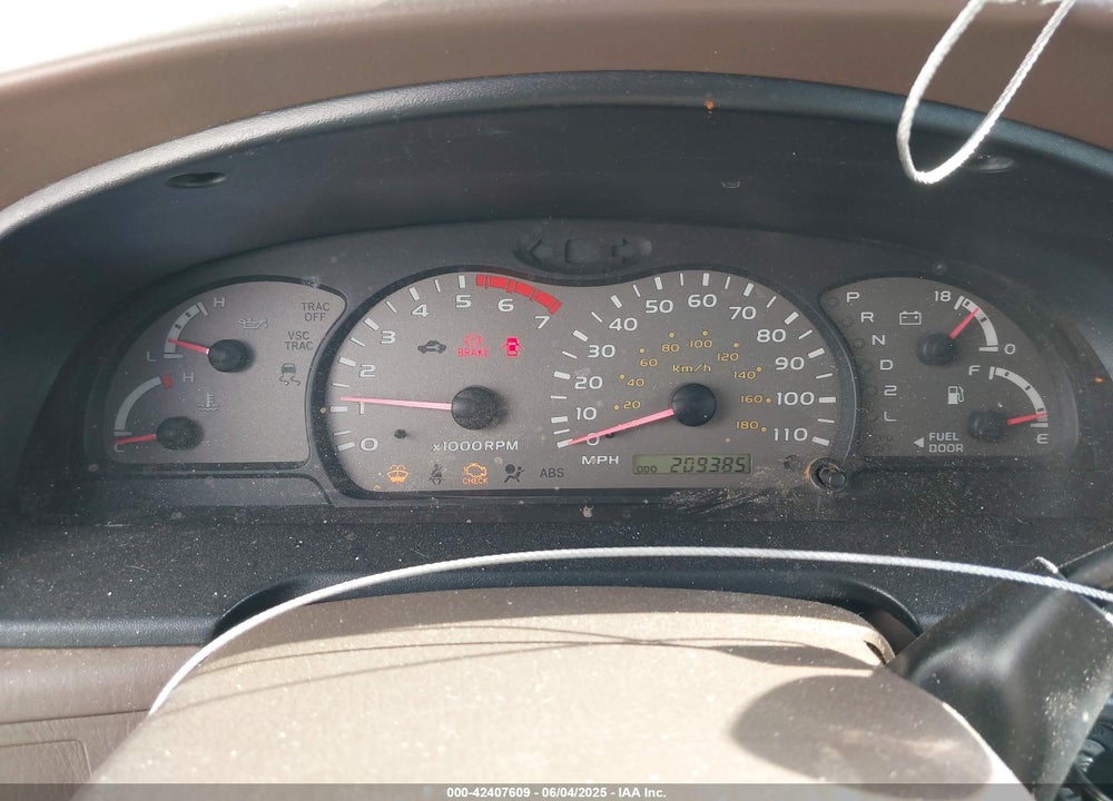 2001 TOYOTA SEQUOIA SR5 V8 VIN: 5TDZT34A51S040608