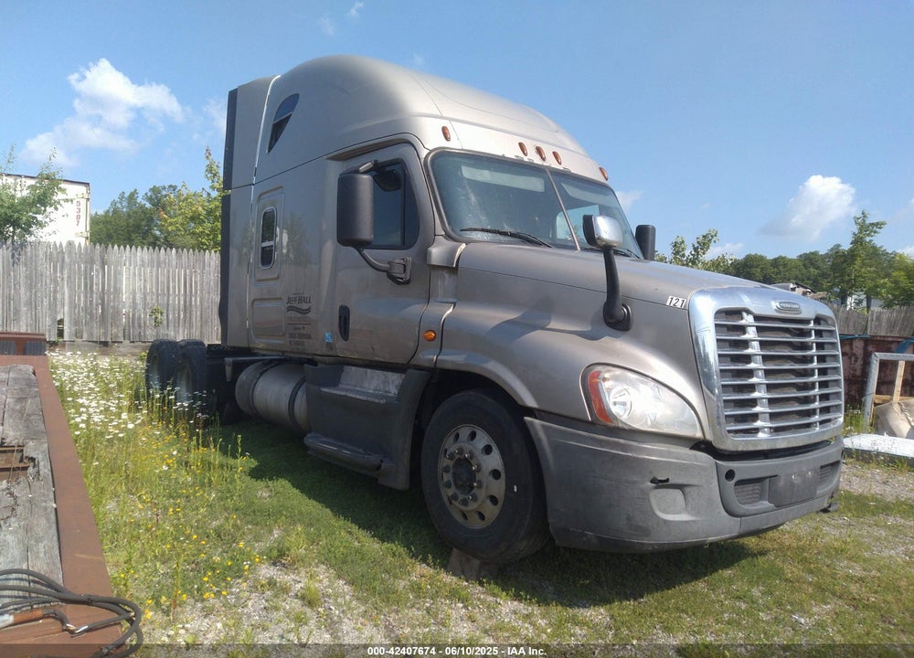 2015 FREIGHTLINER CASCADIA 125 VIN: 3AKJGLBG4FSGB6136